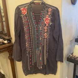 JOHNNY WAS Women Gray Multicolor Embroidered Floral Tunic Top Size Small