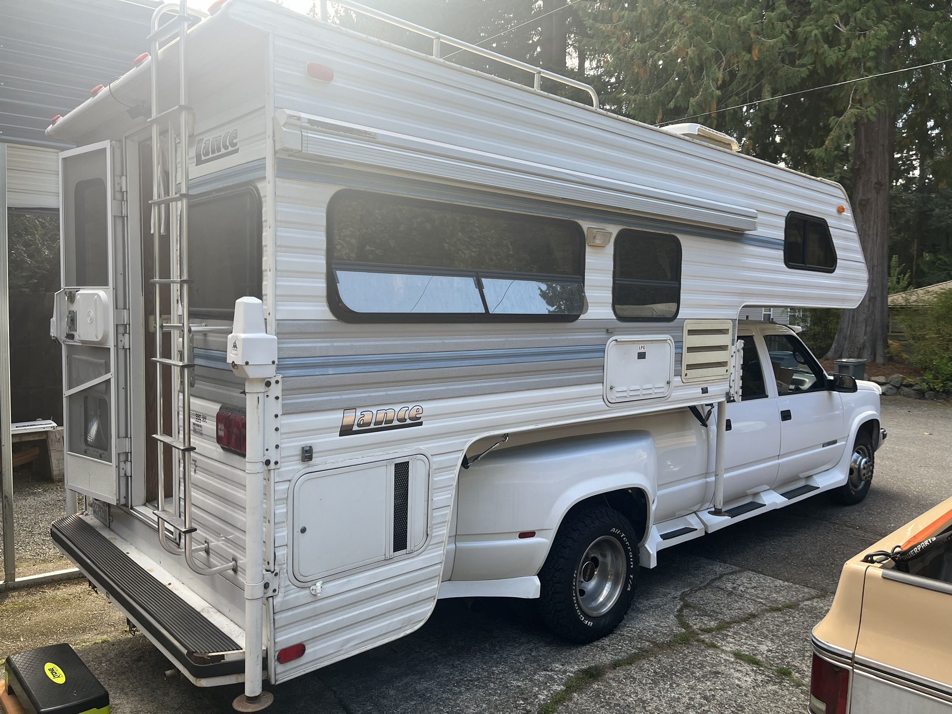 Lance Camper
