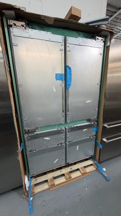 🔥 NEW OPEN BOX — SPECIAL PRICE 🔥  Thermador Freedom® 48” Built-In French Door Bottom Freezer Refrigerator  Brand: Thermador Model: T48BT120NS/10 Ser