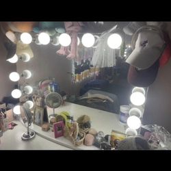Vanity Mirror Makeup 