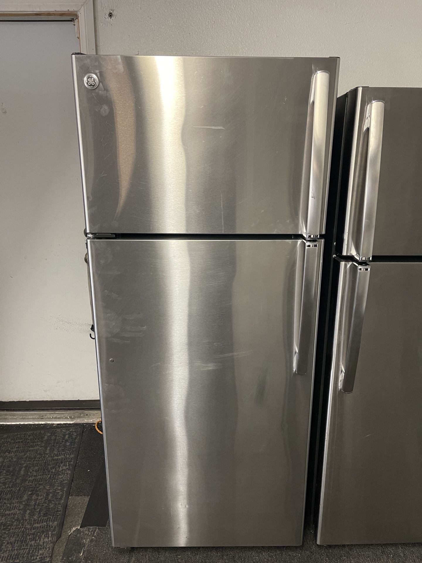 Ge Stainless Steel Top And Bottom Refrigerator 18 Cubic