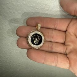 🔥 Iced Out Rolex Crown Pendant – Luxury Gold Medallion 🔥