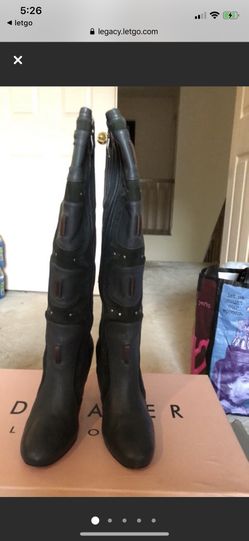 Boots size 7