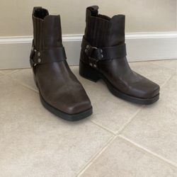 Men’s hard Boots 🥾 Size 43