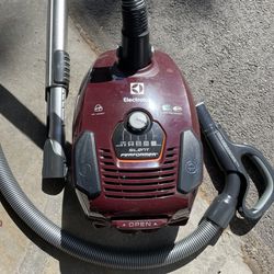 Electrolux Bagged Vacuum
