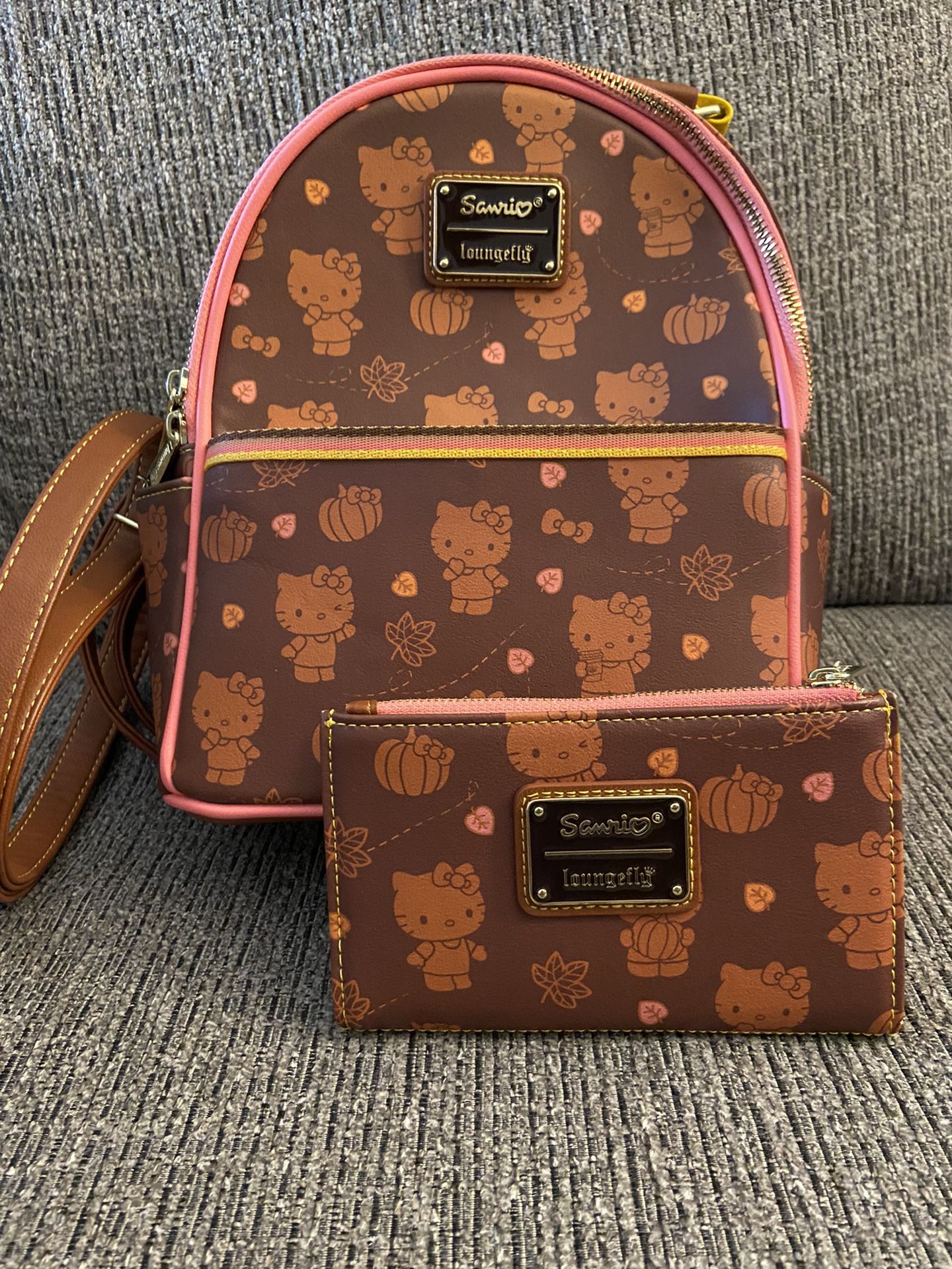 hello kitty loungefly backpack purse / wallet for Sale in Las Vegas