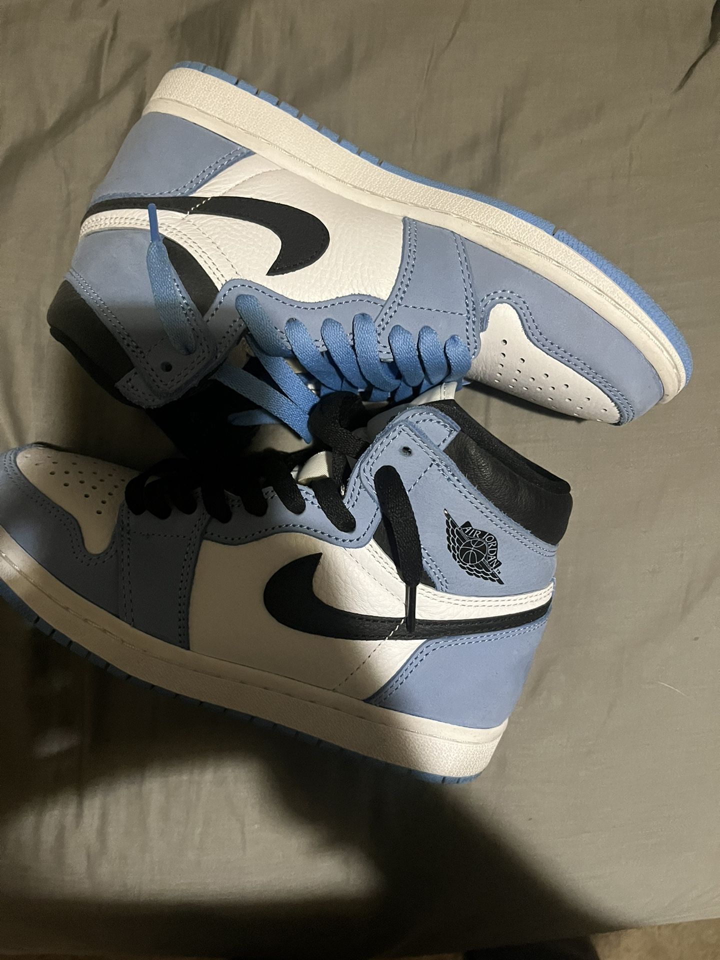 University Air Jordan 1