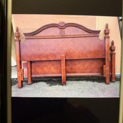 🎄BEAUTIFUL KING SIZE BEDROOM SET: BED, CHEST , DRESSER -SOLID WOOD🎄
