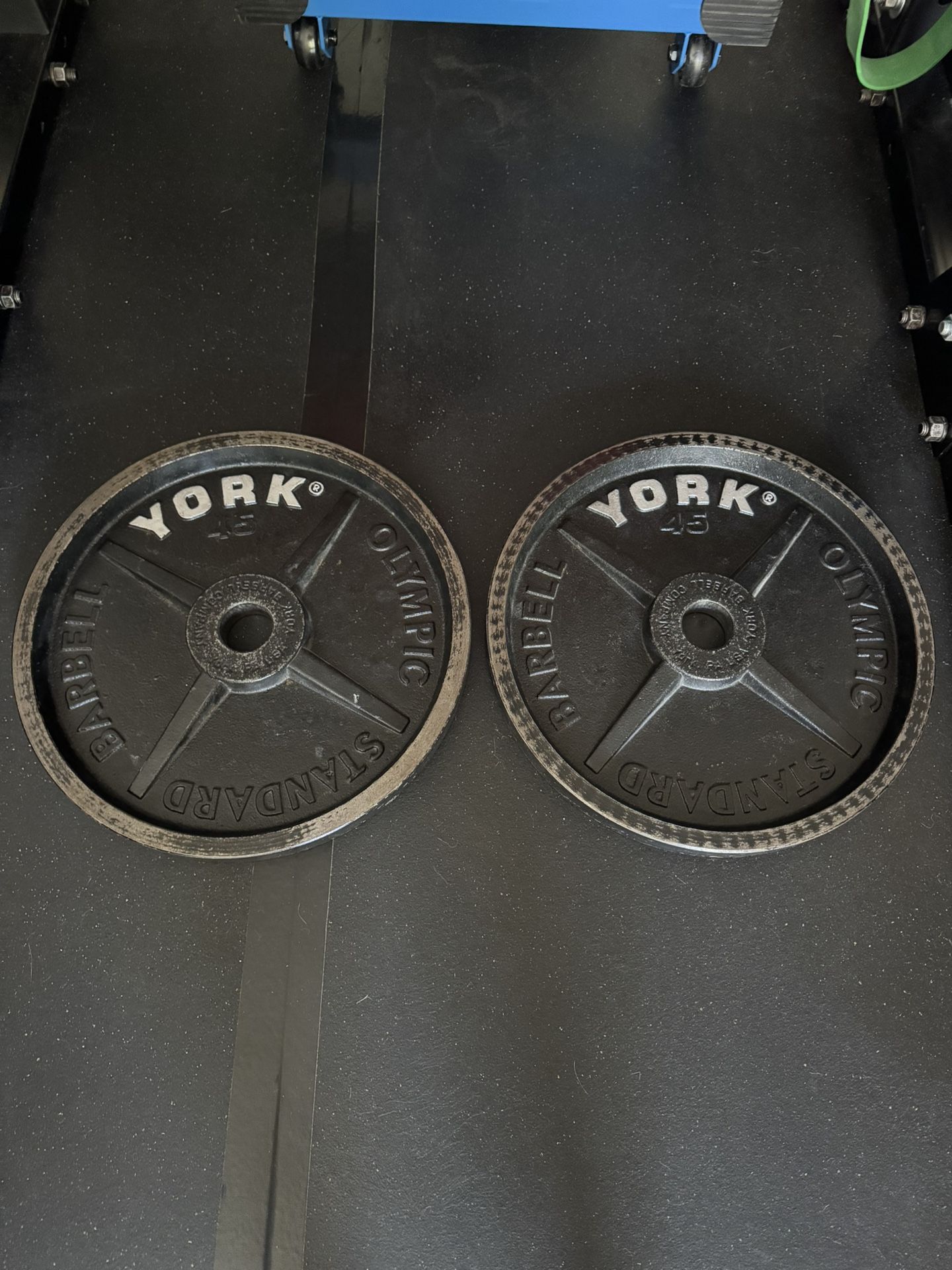 York barbell milled plate - 45s