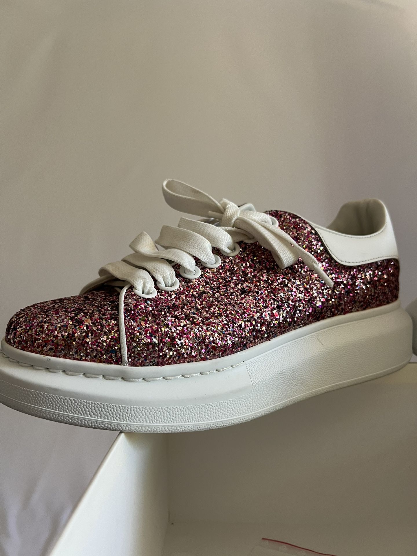 Alexander McQueen Wmns Oversized Sneaker 'Pink White Glitter'