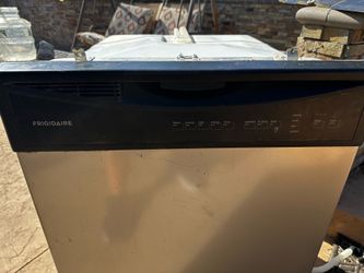 Dishwasher (parts or fix)
