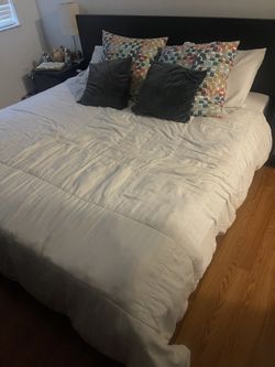 King Bed Frame / Cama king