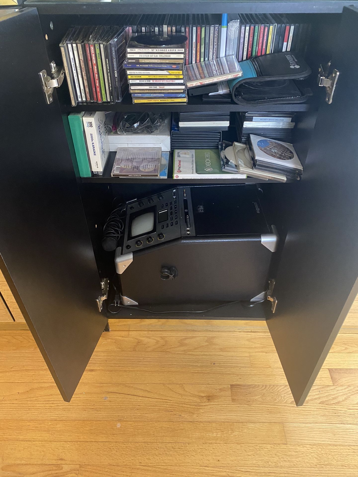 Cabinet With Shelf
