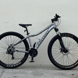 27.5 Cannondale Bike