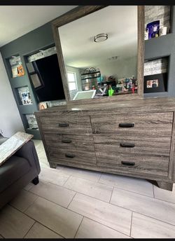 Dresser