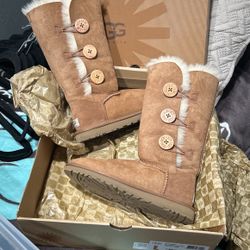 Uggs Size 6