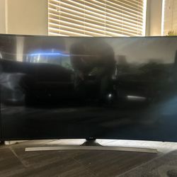 70 Inch Curved TV 