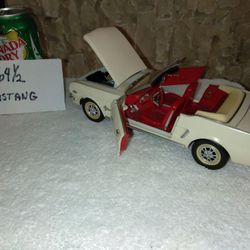 1964 1/2 MUSTANG MODEL CAR