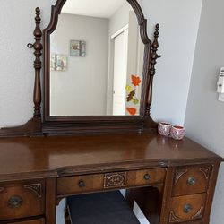 1940s Vintage Full Bed Vanity Set