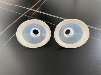 Medela PersonalFit Breast Shields, 2 Count of Small 21mm Flanges