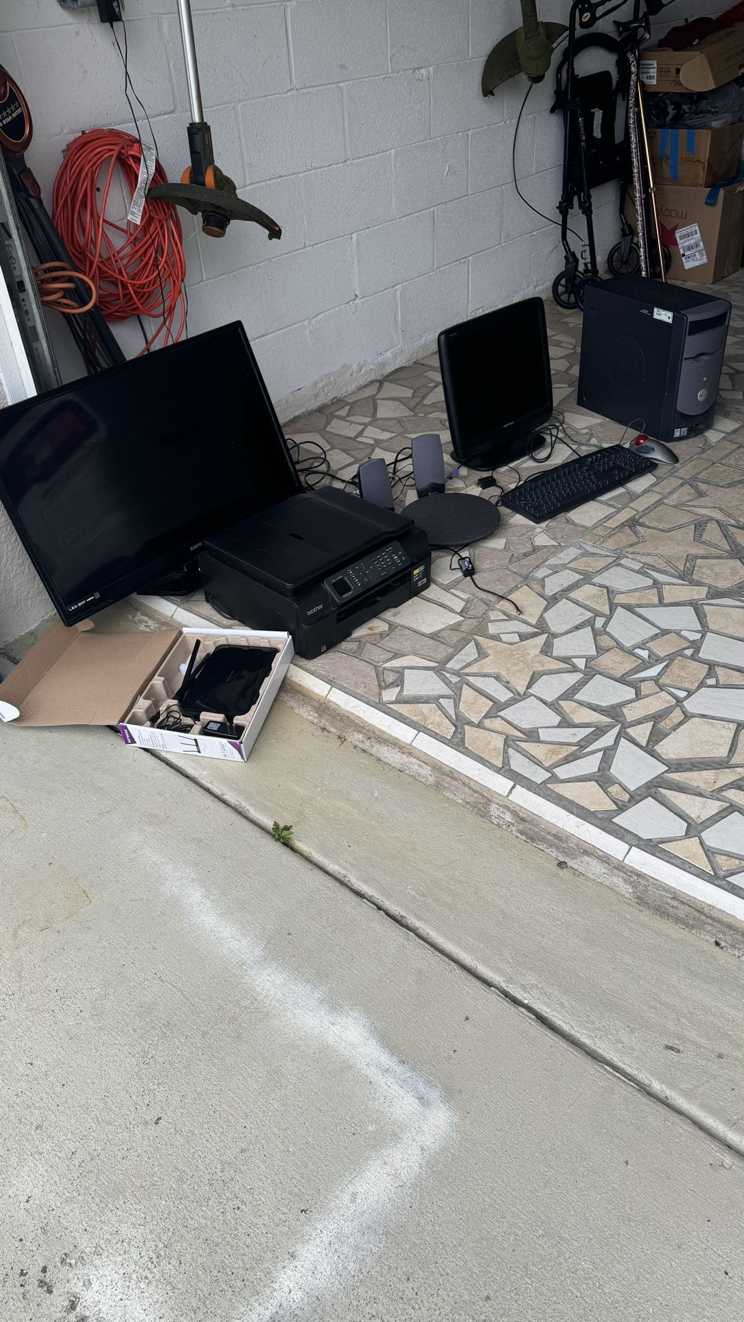 Dell PC With Accessories