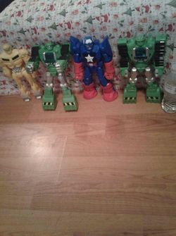 Varios super héroes