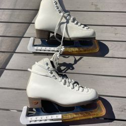 Riedell Women Ice skate