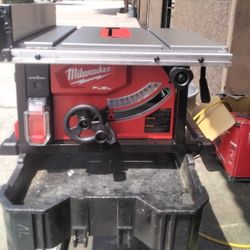 Milwaukee M18 FUEL 8-1/4" Table Saw Kit With ONE-KEY . USED 