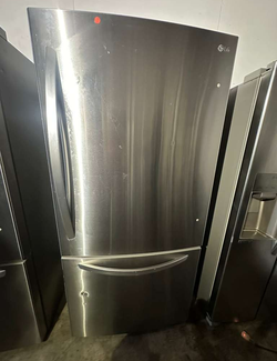 Deal: LG Stainless Bottom Freezer — priced for a couple dents