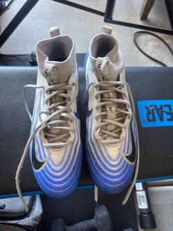 Men’s football cleats