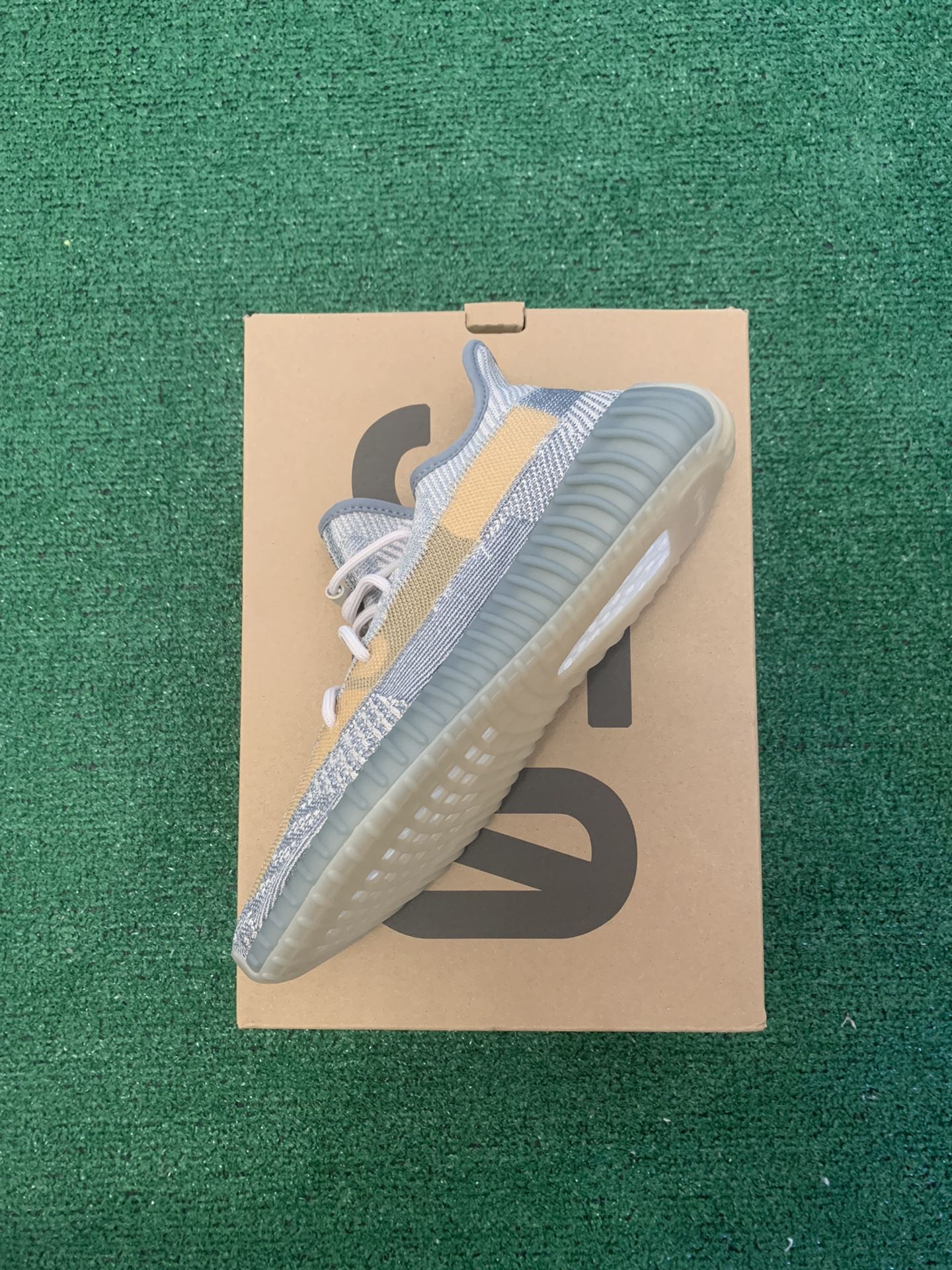 Yeezy 350 v2 Israfil Size 10