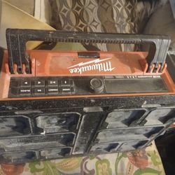 M18 Packout Radio And Charger Comes With Battery 
