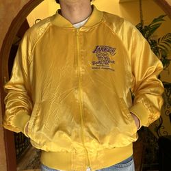 Vintage 1980s Los Angeles Lakers World Champions Satin Bomber Jacket XL NBA