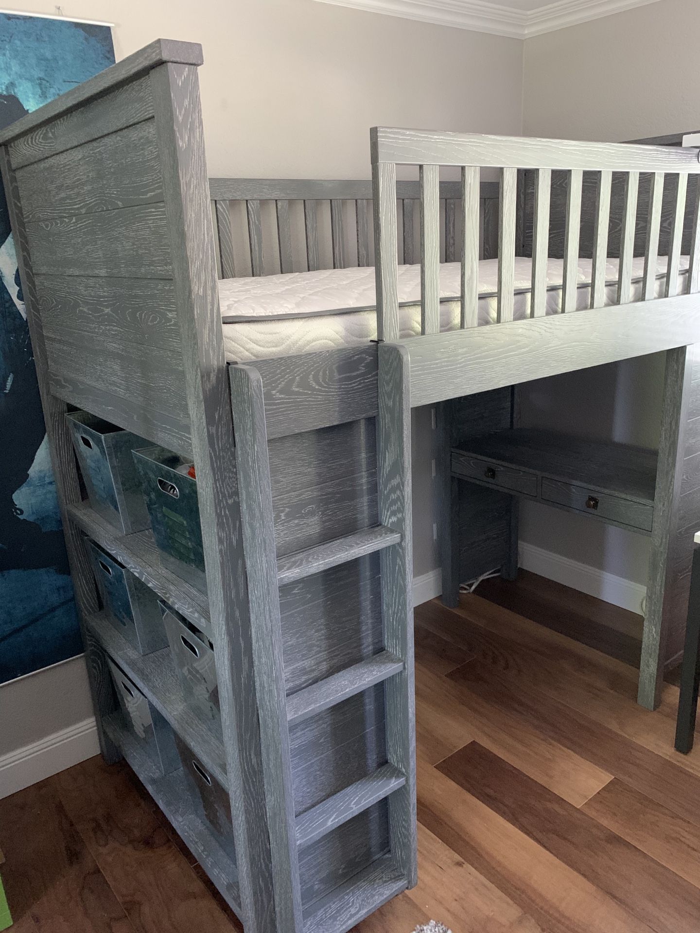 Pottery Barn Kids Charlie Loft bed TWIN