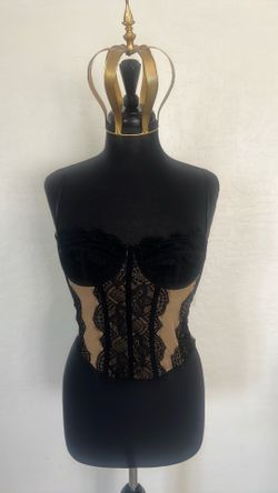 Medium lace corset