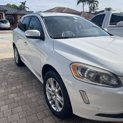 For Sale: Volvo XC 60 2015 One Owner