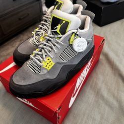Size 8.5 - Jordan 4 Retro SE Neon 95 2020