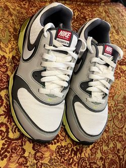 Nike Air Compete TR Shoes/ Sneakers Women  Sz 7.5 - NEW