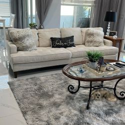 Haverty’s Gianna Conversation 4 Seater Sofa