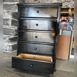 Dresser/ Five drawers dresser