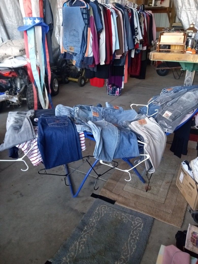 Assorted Jeans Mostly Levi's,Some Others ,Carhartt,Lucky Brand Ect.