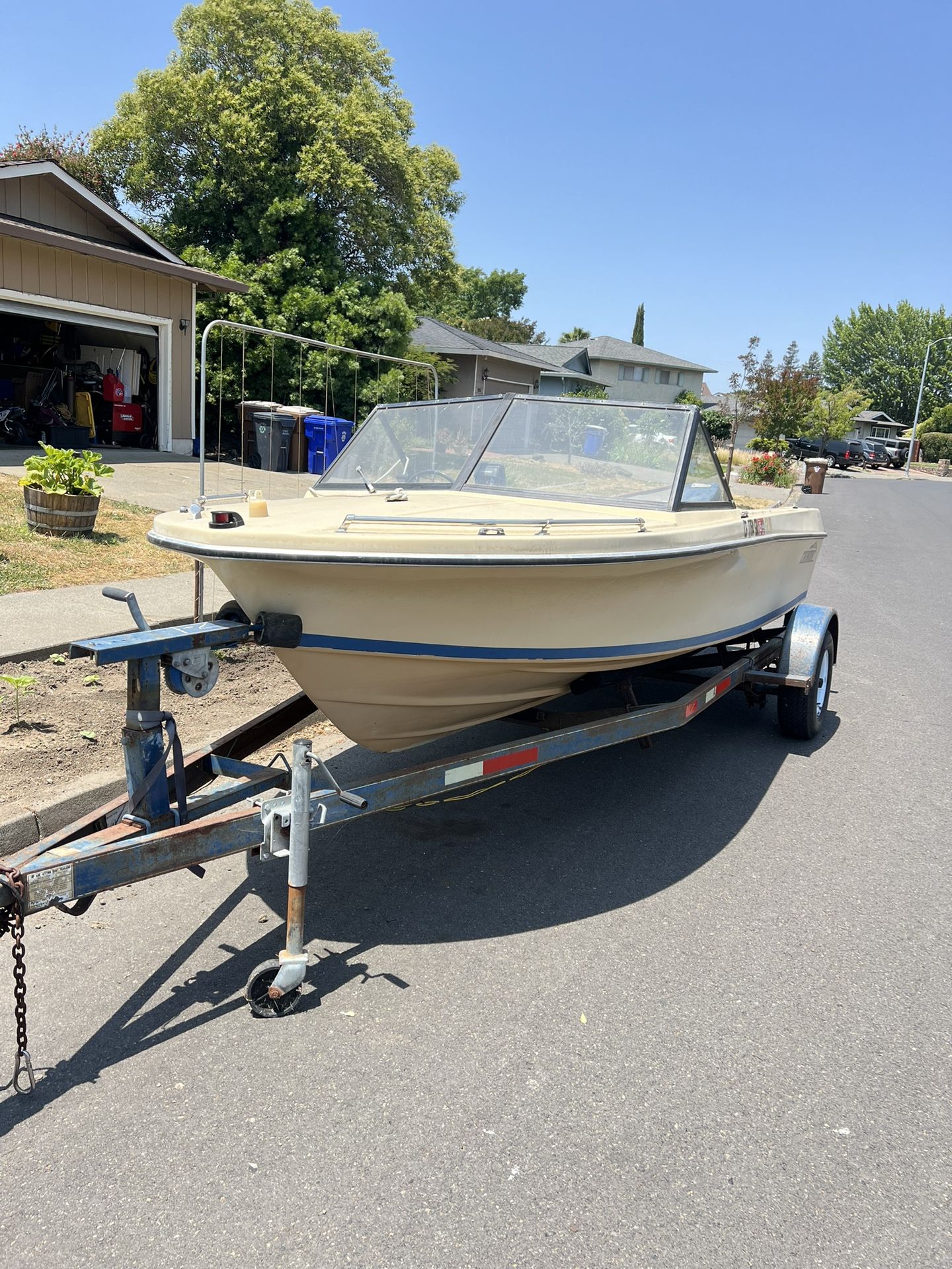 17’. Chinook. 50 Hp Evinrude 2 Stroke