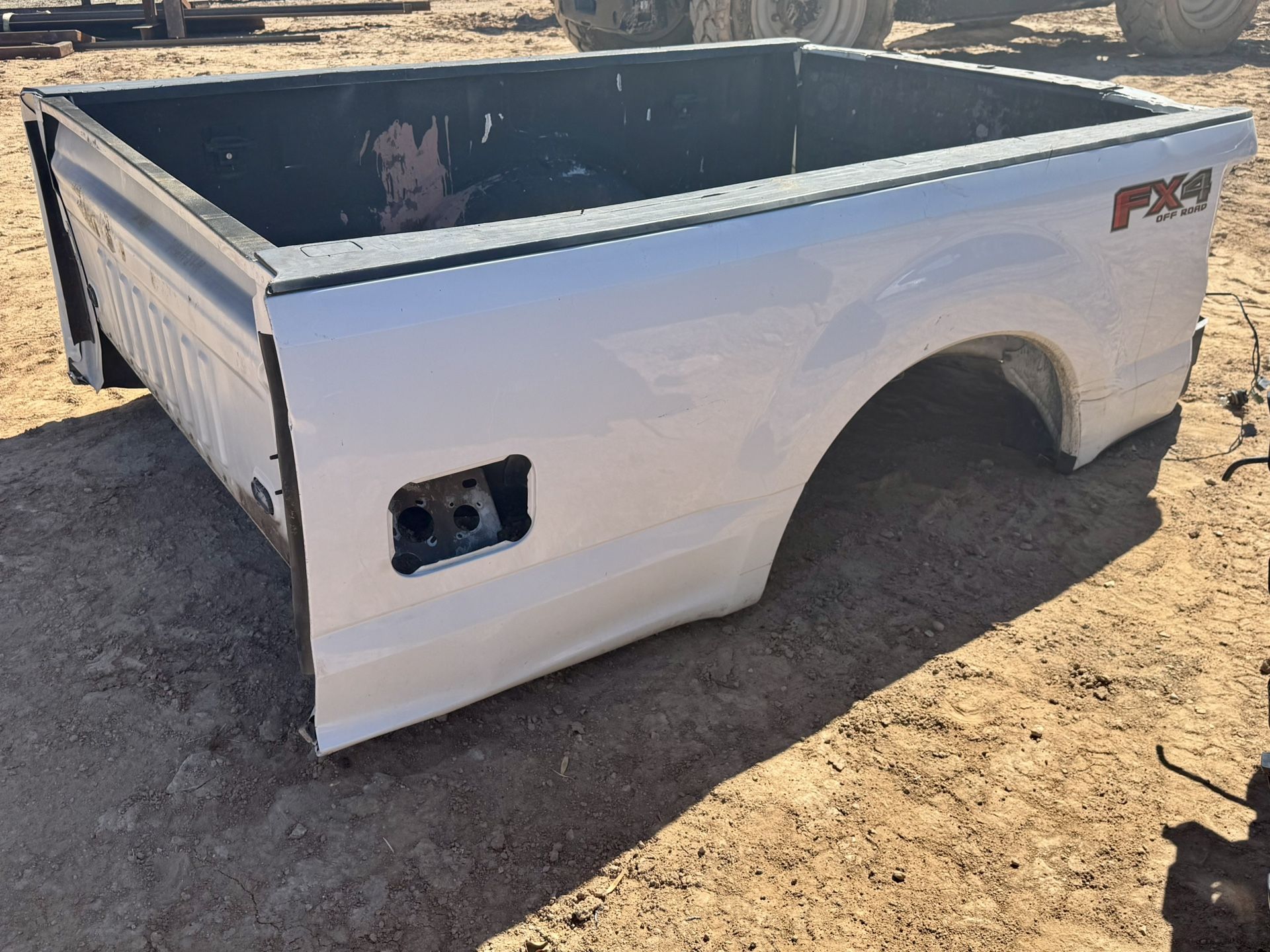 Truck Bed F-250 Longbed white 