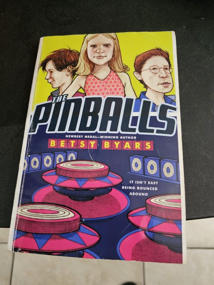 By Betsy Byars - The Pinballs (Apple Paperbacks)
by Betsy Byars )