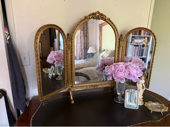 Gold vanity mirror