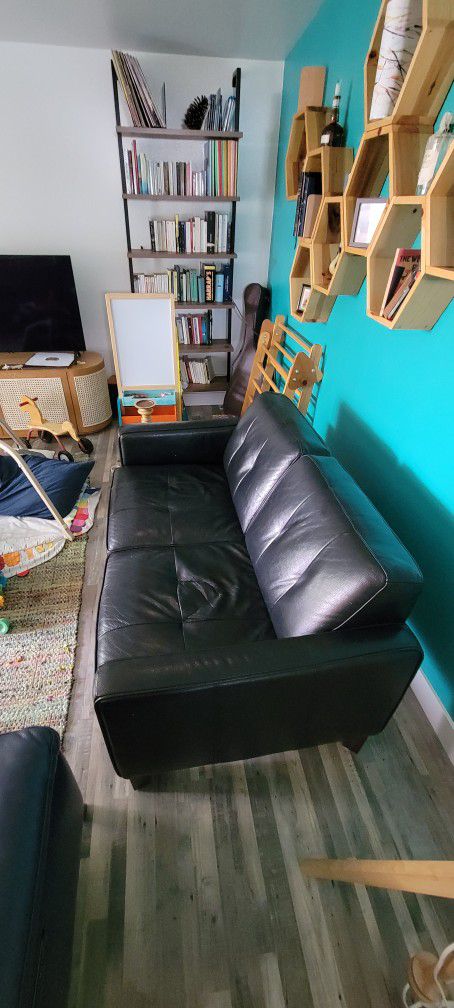 Sofa: 2 Seat Black Leather Couch (Can Drop Off)