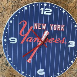 NY Yankees - Foam Clock - MLB licensed