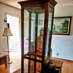 Miniaturized Curio Cabinet