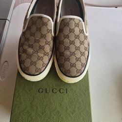 Pre-owned Authentic Gucci Shoes 