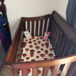 Baby Crib And Twin Bed Both With Mattresses For $100 For The Twin Bed And $100 For The Convertable Crib